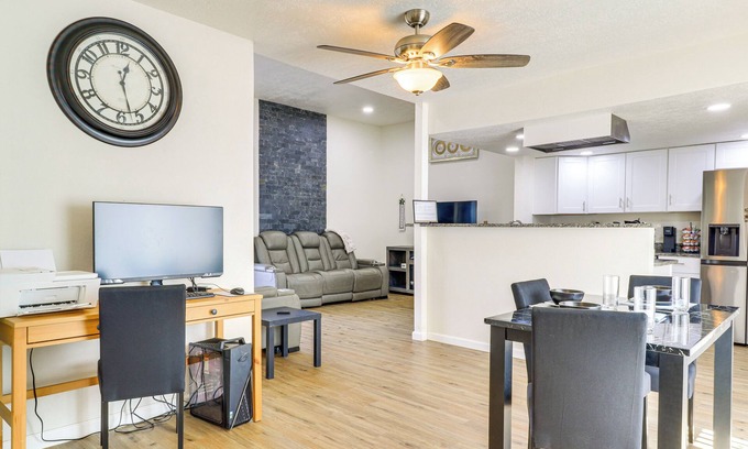 Northeast Heights Casa | Sandia Foothills Access! Townhome 5 Mi to Uptown