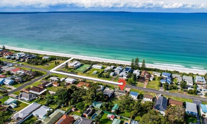 Callala Beach Casa | Sandy Adventures - Pet Friendly - 1 MIn to Beach