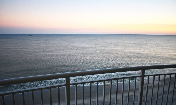 Downtown Myrtle Beach Complejo | Sandy Beach Resort, 15th floor, 1Bdr Oceanfront, 8 Guests, Myrtle Beach