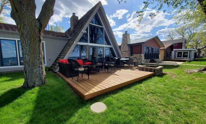 Spirit Lake Villa | Sandy Beach Retreat on Big Spirit Lake