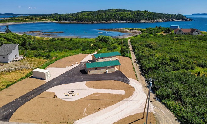 Lubec Cabina | SANDY'S BEACHFRONT CABIN A visit eastern most point in US 1 mile by state park