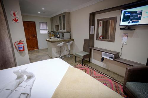 Bloemfontein Cabina | Sangiro Game Lodge - Sustainable Electricity and Water
