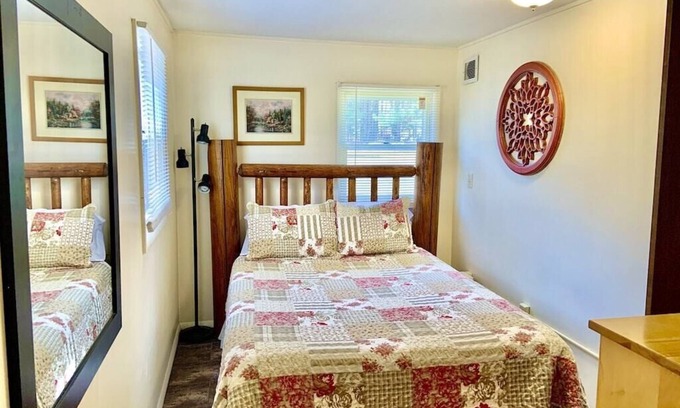 Christmas Apartamento | Santa's Shack Abajo - Cerca de las rocas en la foto