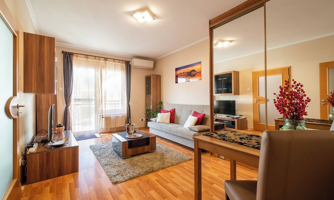 Goncz Arpad varoskozpont Apartamento | Santos 1214 Apartment - 1 BDR Apt