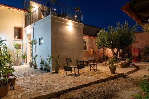 Vamvakopoulo Casa | Sappho 3-bedroom House