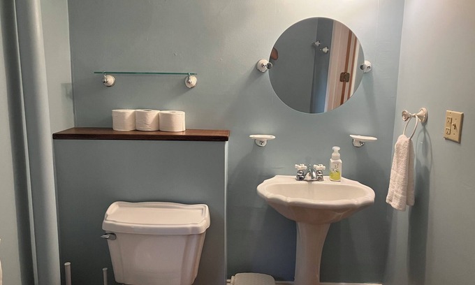 Malta Casa | Saratoga Cottage lake view