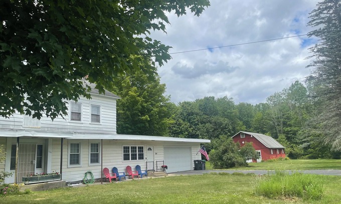 Corinth Casa | SARATOGA-LAKE GEORGE GETAWAY! 20 minute ride to either. Endless adventures!