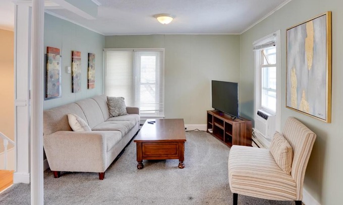 Saratoga Springs Apartamento | Saratoga Springs Apartment half Mi to Downtown