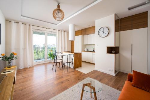 Praga Poludnie Apartamento | Saska with Lake View Apartment by BookingHost