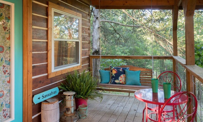 Eureka Springs Cabaña | Cabaña de Sassafras en Lake Lucerne Resort and Ranch