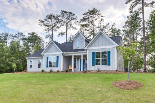 McCormick Casa | Savannah Lakes Village Home Golf and Hike!