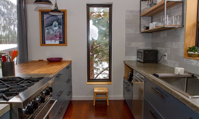 Clinton Casa | Sawmill Loft: Mountain Modern on Rock Creek