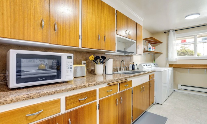 Ballard Apartamento | Scandi Boho Seattle Apartment, Walk to Waterfront!