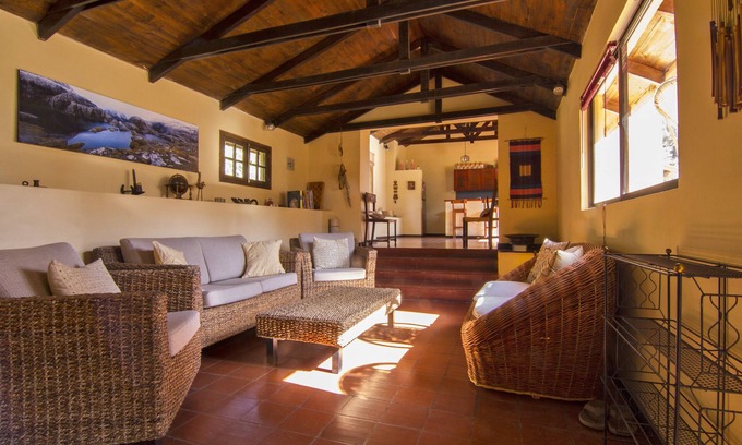 Pirque Casa | Espectacular jardín! Dos terrazas al atardecer, cerca de bodegas: a 40 km de Santiago