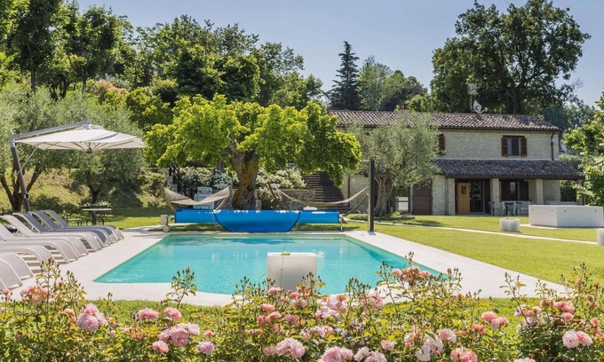 SantʼIppolito Villa | Villa pintoresca con piscina climatizada