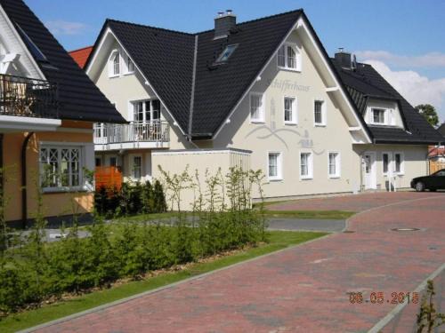 Zingst Apartamento | Schifferhaus "Kapitänskabine" FW 5