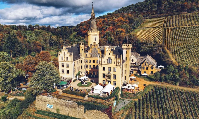 Bad Hoenningen Otro | Schloss Arenfels