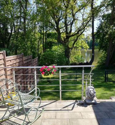 Rosenow Casa | Schwandt-ein Bungalow mit Wasserblick, Ruderboot auf Anfrage