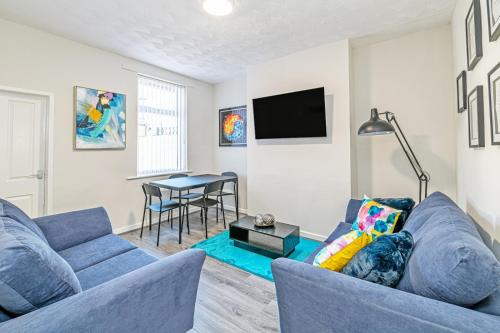Bootle Casa | Scott House - Air Host & Stay - Parking - Contractor friendly