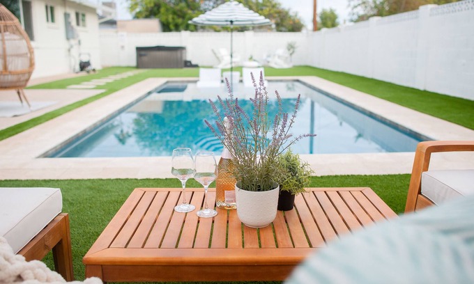 Papago Parkway Casa | Scottsdale Amazing Pool+Hot Tub - 30 Nights Minimum