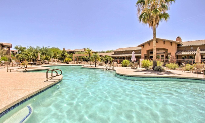 Central Scottsdale Condominio | Scottsdale Condo w/ Balcony & Resort Amenities!