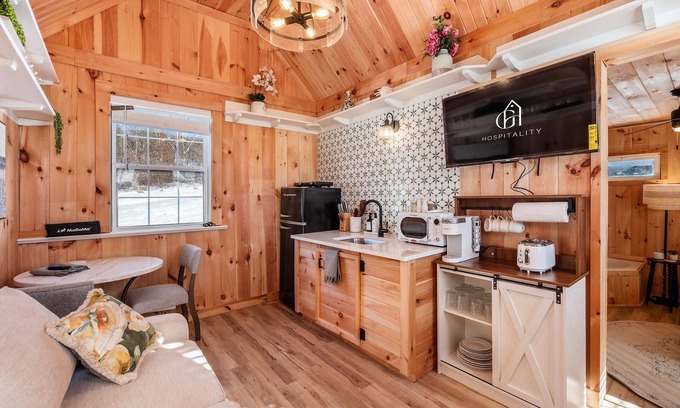 New Plymouth Cabina | Scouts Cottage + Pickleball Court l Hot Tub