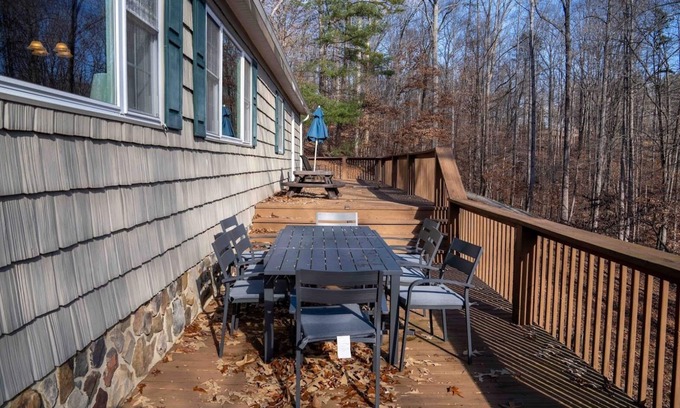 Goodview Casa | Screne Cabin, Dock, Beach, HotTub, FirePit, Kayak