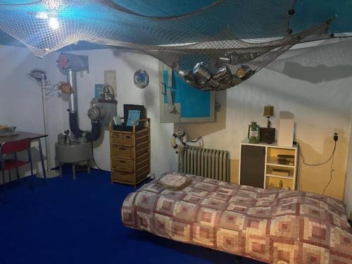 Evilard Casa | Sea Boat Room - No Windows