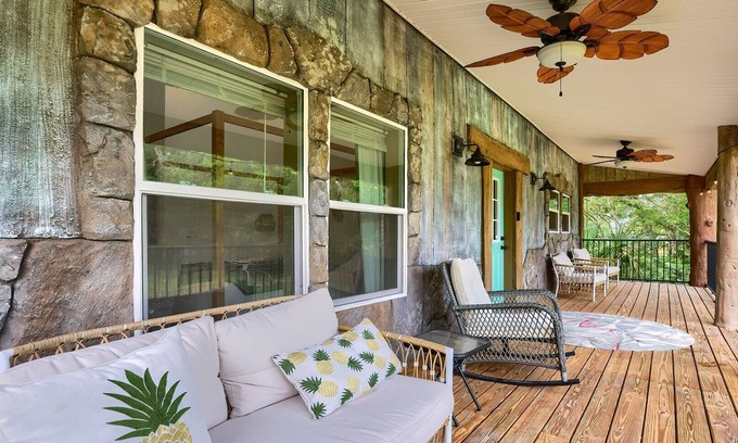 Crystal River Casa | Sea Cow Retreat - Near Springs + Porch, Covered Deck & Fire Pit
