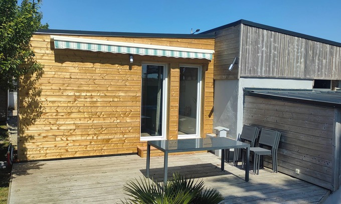 St-Georges-de-la-Riviere Casa | Seaside house with swimming pool