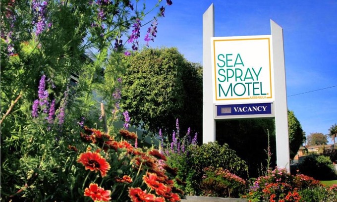 Merimbula Hotel | Sea Spray Motel - Merimbula