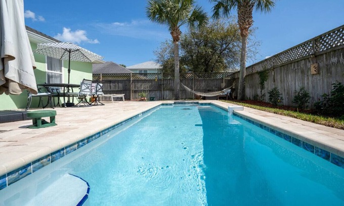 St. Augustine Beach Cabaña | UPDATED- 2/2 sleeps 5 with private pool, just steps to the sand
