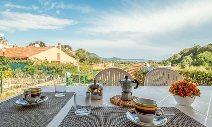 Costa Rei Casa | [Sea view- 5 minutes from the beach] Garden, Wi-Fi, bbq