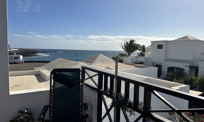 Playa Honda Apartamento | Sea View Coastal Apartment with Pool