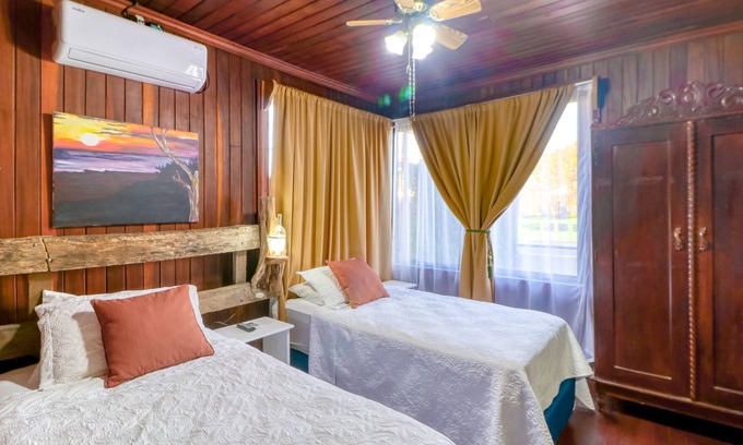La Cruz Casa | Sea-view escape in family hotel with amazing views, fast WiFi, & dining on-site