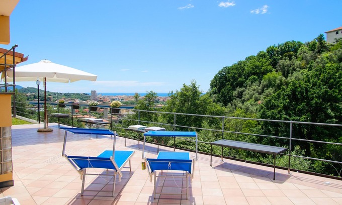 Rezza Casa | Greenbluehouse vista al mar casa de vacaciones con terraza, jardín, aparcamiento