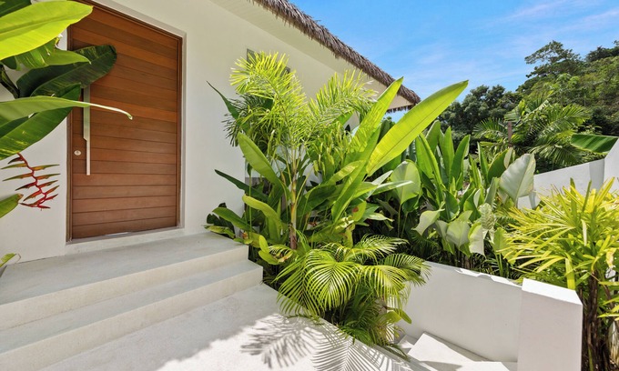 Makham Tia Villa | SEA VIEW VILLA WITH INFINITY POOL