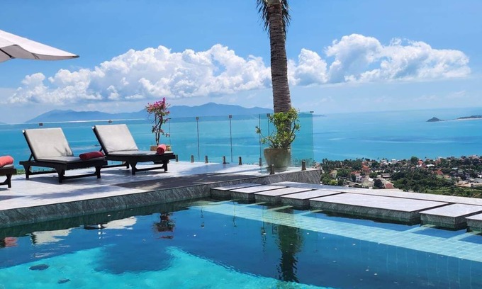 Bophut Hills Villa | Sea View Villa con piscina en Bophut colina cerca del pueblo pesquero y el muelle.