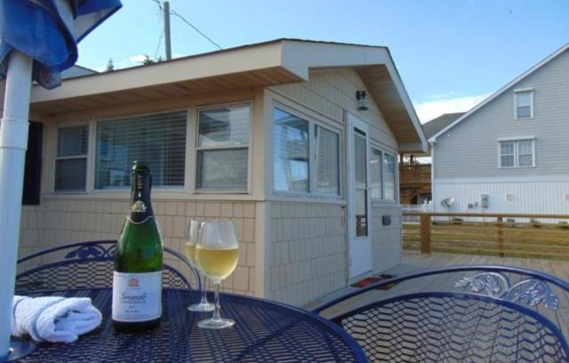 Kure Beach Casa | SeaChelle - Fully renovated Luxury beach cottage! PET FRIENDLY! cottage