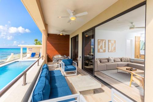 Northwest Point Apartamento | SeaDreams 1 - Luxury Condo with Shared Pool, Hot Tub, Rooftop Lounge