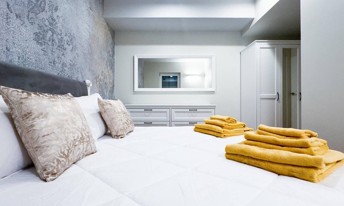 Chioggia Apartamento | Seafront Modern Venice Suite by Ca-sa Check