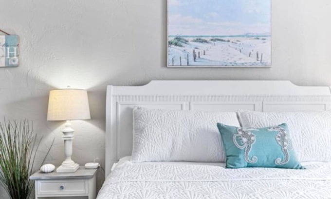 Jacksonville Beach Villa | Seahorse Retreat/Cozy & Chic/One Block to Ocean