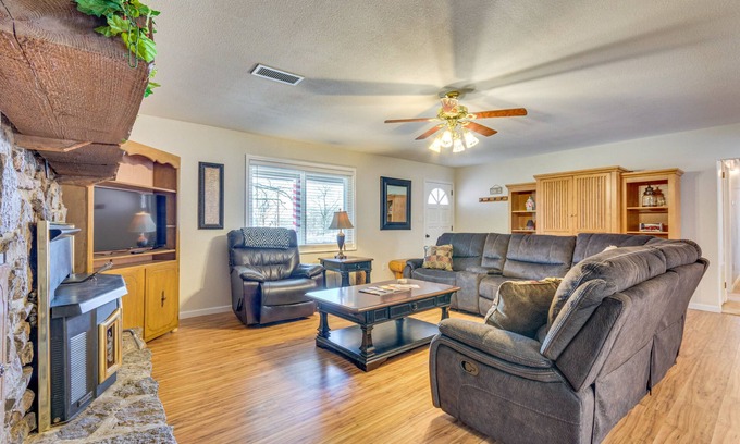 Searcy Casa | Searcy Retreat Home Near Little Red River