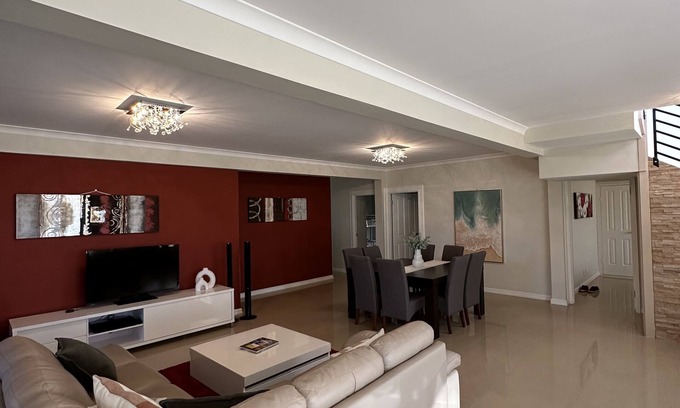 Stirling Estate Casa | Seascape Beach House - Beachside Family Friendly House