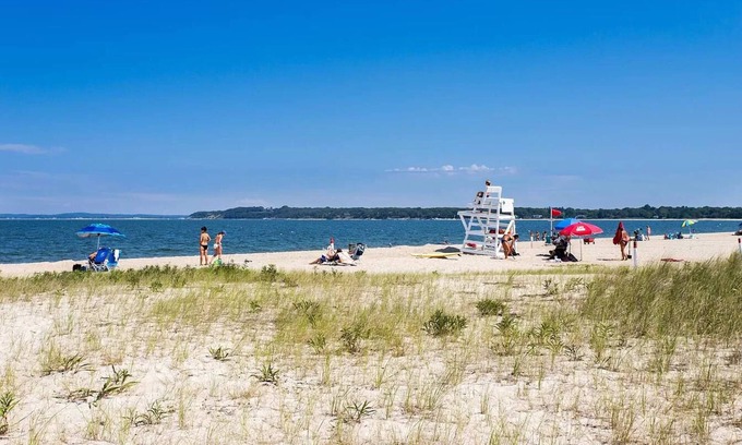 Sag Harbor Casa | Seashell – Short Walk to Long Beach, Heated Pool & Best Sunsets in the Hamptons