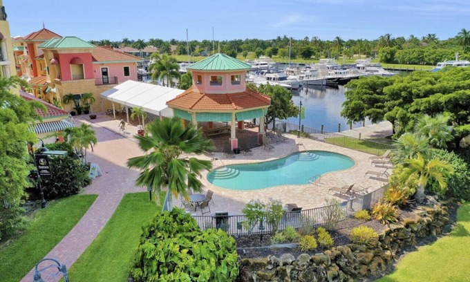Cape Harbour Apartamento | Seashell Sunrise | Beautiful 3 bedroom 2 bath gulf view