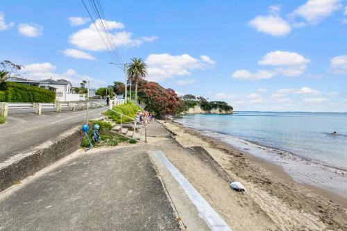 Narrow Neck Apartamento | Seaside Escape is close to the beach