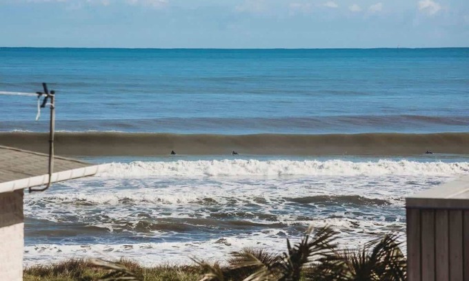 Rewa Casa | Seaside Family Bach in New Plymouth