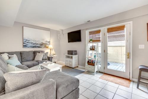 Seaside Heights Apartamento | Seaside Heights Condo with Deck Walk to Boardwalk!