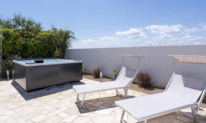 Villanova Villa | [Seaside House] Villa exclusiva con jacuzzi - Ostuni - a 200 metros del mar